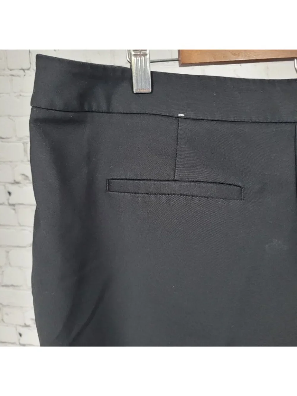 Chico's Black High Rise Stretch Slash Pockets Chino Shorts 3 US 16 (38x9)